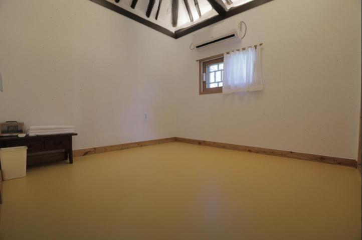 Gongju Bonghwangjae Hanok Guesthouse מראה חיצוני תמונה